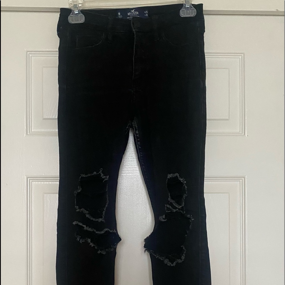 Hollister ripped jean